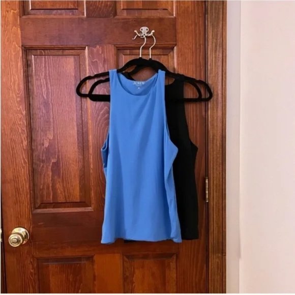 J. CREW Formknit High Neck Tank Top Sleeveless Knit Top NWT Size M - Picture 3 of 4